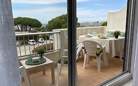 Studio le Vue mer Accès direct à la plage Parking privé Clim belle terrasse